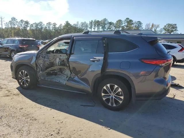 5TDGZRAH2NS550253 2022 2022 Toyota Highlander- Xle 2