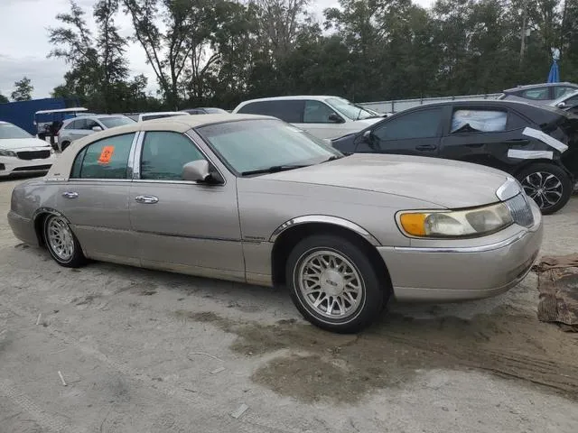 1LNFM82W2XY600525 1999 1999 Lincoln Town Car- Signature 4