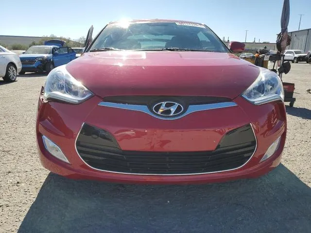 KMHTC6AD6HU315510 2017 2017 Hyundai Veloster 5