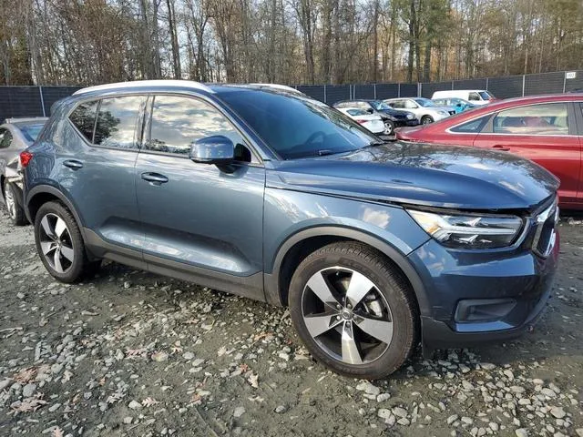 YV4162UK9M2422639 2021 2021 Volvo XC40- T5 Momentum 4