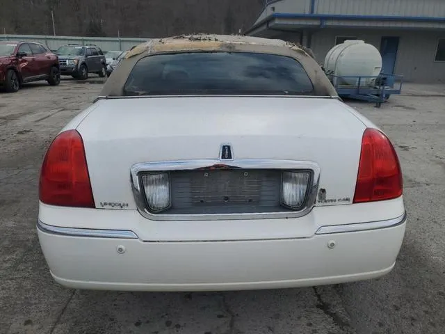 1LNHM81W14Y619797 2004 2004 Lincoln Town Car- Executive 6