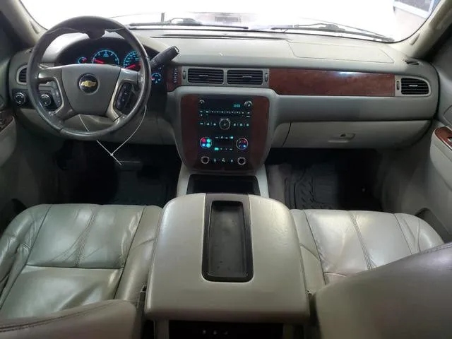 1GNSKJE31BR105826 2011 2011 Chevrolet Suburban- K1500 Lt 8