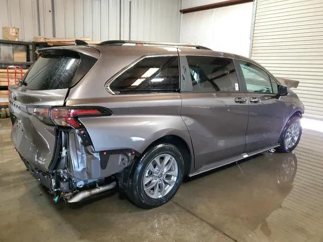 5TDYRKEC3RS213946 2024 2024 Toyota Sienna- Xle 3