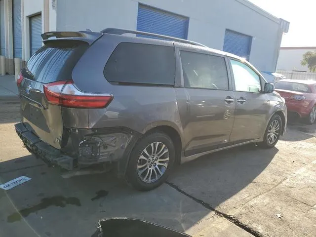 5TDYZ3DC9LS086005 2020 2020 Toyota Sienna- Xle 3