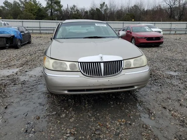 1LNHM82W8YY771824 2000 2000 Lincoln Town Car- Signature 5