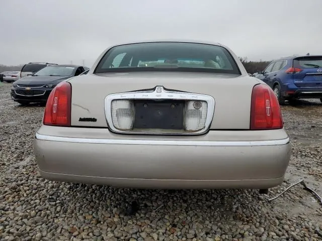 1LNHM82W8YY771824 2000 2000 Lincoln Town Car- Signature 6