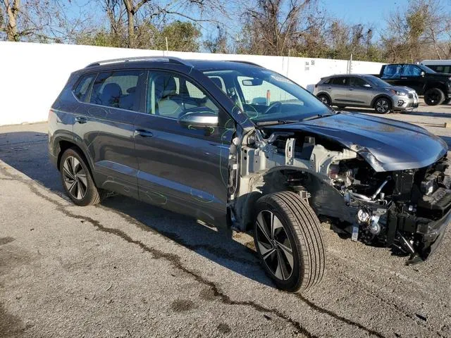 3VVVX7B22RM063962 2024 2024 Volkswagen Taos- SE 4