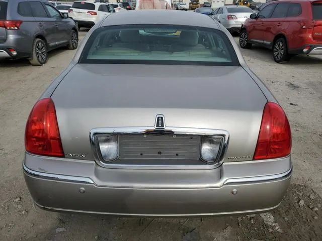 1LNHM82W63Y619596 2003 2003 Lincoln Town Car- Signature 6