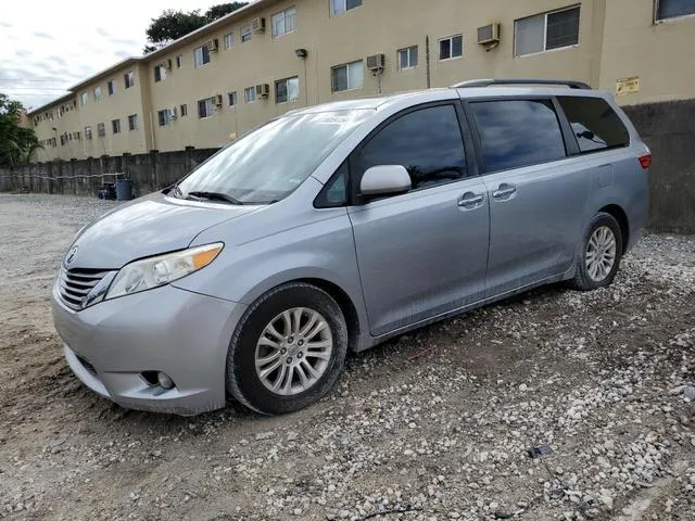 5TDYK3DC3FS631916 2015 2015 Toyota Sienna- Xle 1