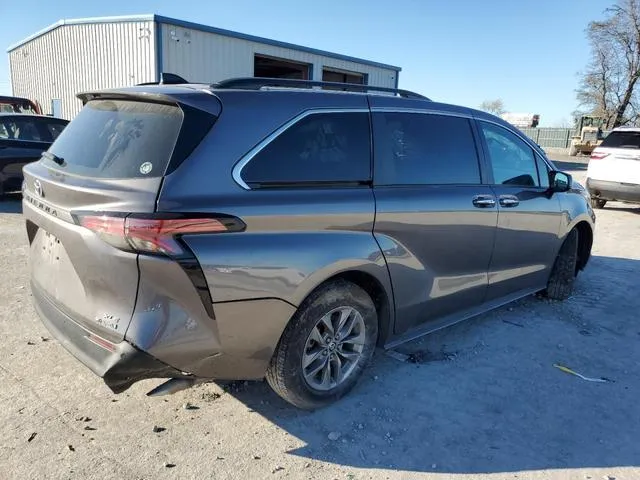 5TDJSKFC2NS057851 2022 2022 Toyota Sienna- Xle 3