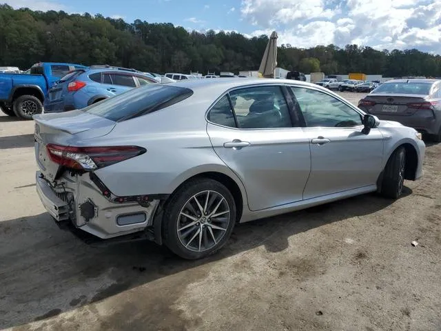 4T1F31AK6MU565211 2021 2021 Toyota Camry- Xle 3