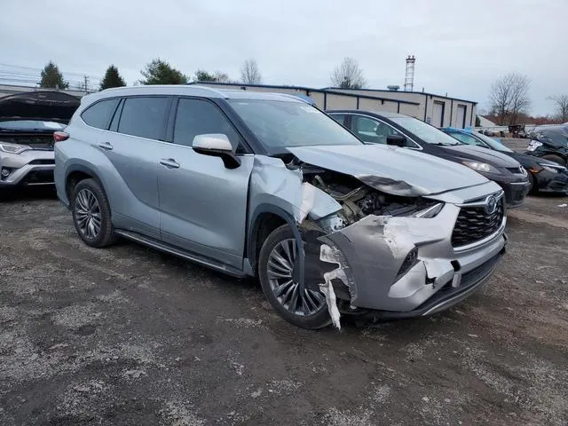 5TDFARAH0NS013786 2022 2022 Toyota Highlander- Hybrid Platinum 4