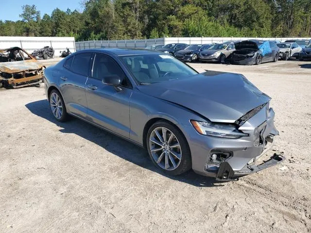 7JR102TZ3MG107892 2021 2021 Volvo S60- T5 Momentum 4