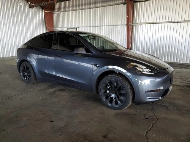 5YJYGAEE4MF306439 2021 2021 Tesla MODEL Y 4