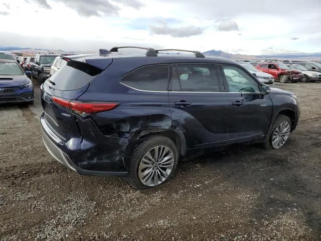 5TDEBRCH7MS025678 2021 2021 Toyota Highlander- Hybrid Platinum 3