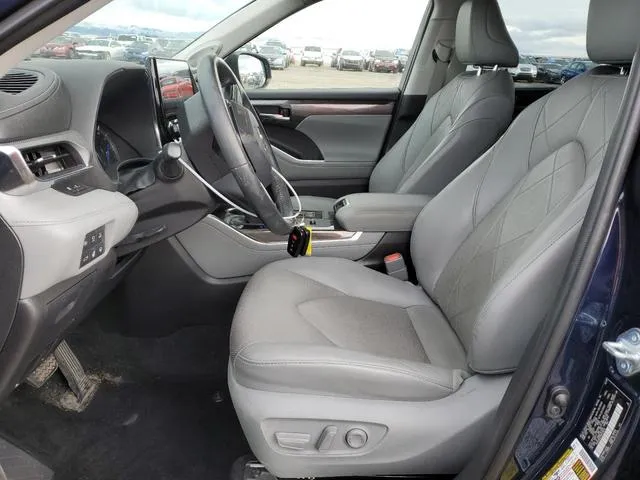 5TDEBRCH7MS025678 2021 2021 Toyota Highlander- Hybrid Platinum 7