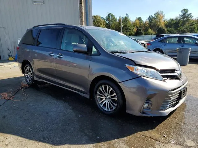 5TDYZ3DC9KS988930 2019 2019 Toyota Sienna- Xle 4