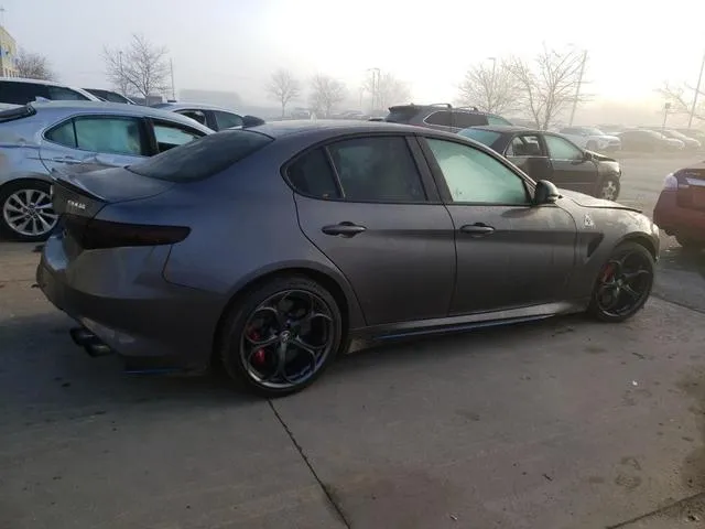 ZARFAEAV2H7552851 2017 2017 Alfa Romeo Giulia- Quadrifoglio 3