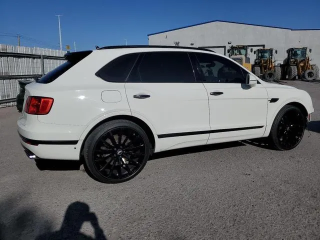 SJAAC2ZV9HC013783 2017 2017 Bentley Bentayga 3