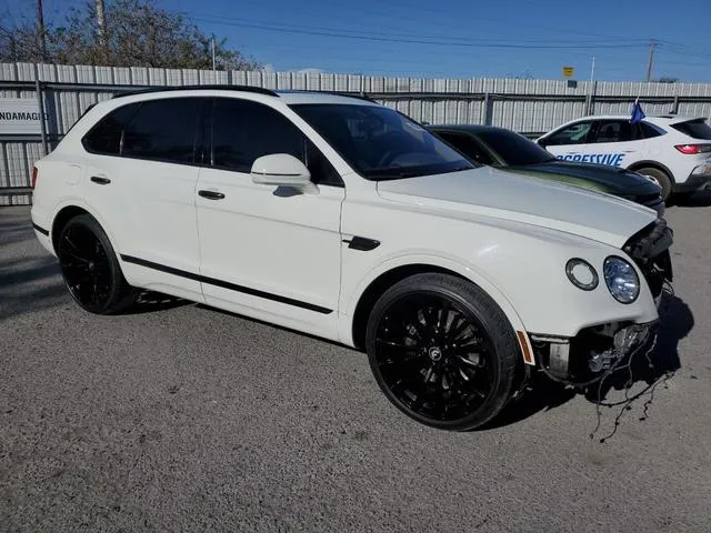 SJAAC2ZV9HC013783 2017 2017 Bentley Bentayga 4