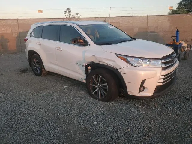 5TDKZRFH3HS195505 2017 2017 Toyota Highlander- SE 4