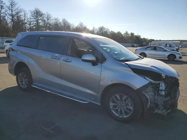 5TDKRKEC4MS044518 2021 2021 Toyota Sienna- LE 4