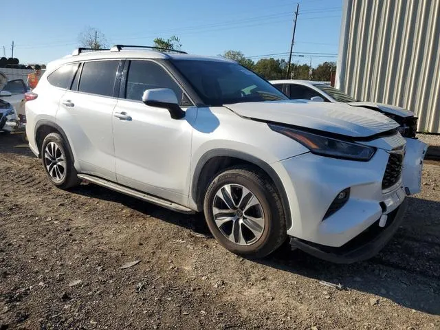 5TDGZRAH5MS055897 2021 2021 Toyota Highlander- Xle 4