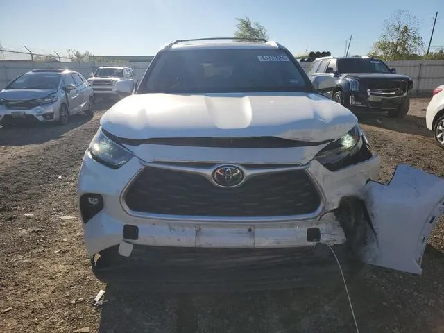 5TDGZRAH5MS055897 2021 2021 Toyota Highlander- Xle 5