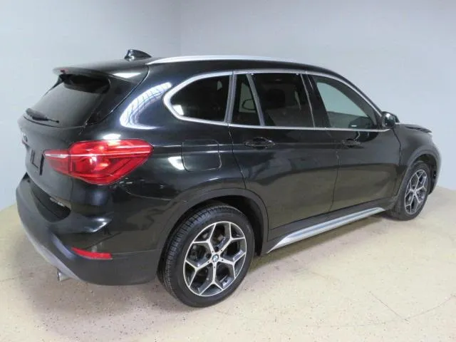 WBXHT3C35J5L33173 2018 2018 BMW X1- Xdrive28I 3