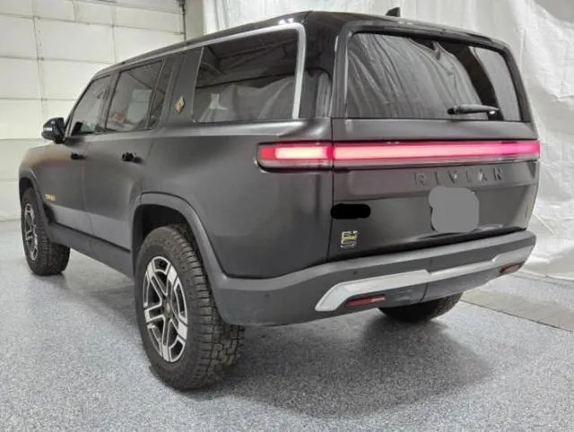 7PDSGABL2PN020404 2023 2023 Rivian R1S- Launch Edition 3