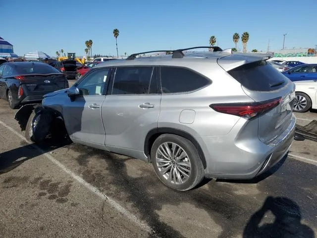 5TDFZRAH0NS115498 2022 2022 Toyota Highlander- Platinum 2