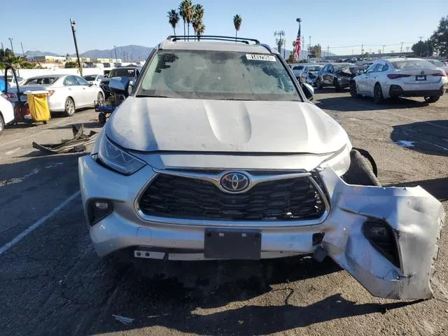 5TDFZRAH0NS115498 2022 2022 Toyota Highlander- Platinum 5