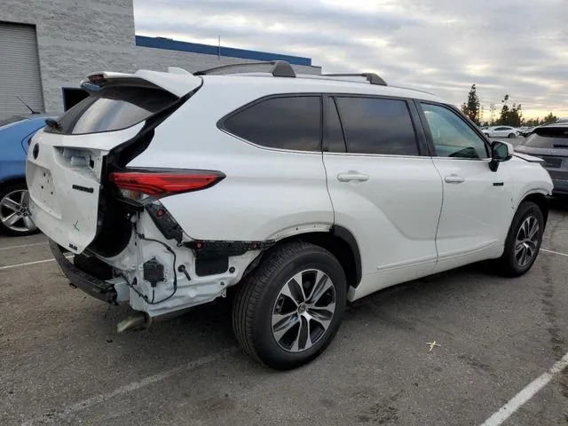 5TDHARAH6MS008003 2021 2021 Toyota Highlander- Hybrid Xle 3