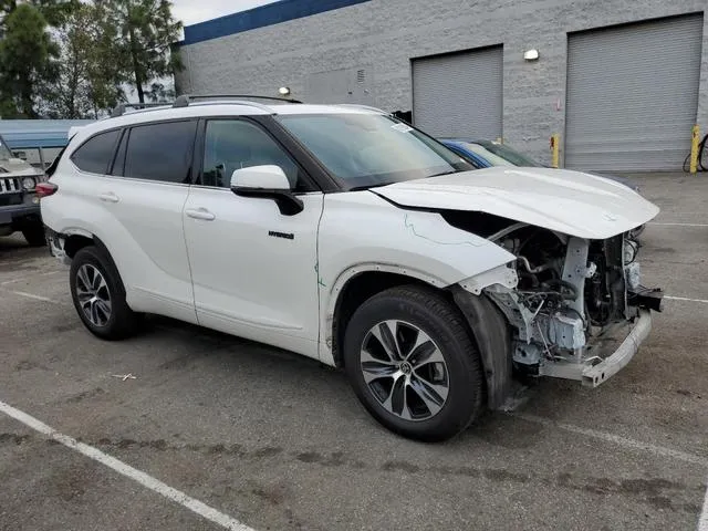 5TDHARAH6MS008003 2021 2021 Toyota Highlander- Hybrid Xle 4