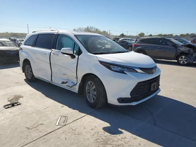 5TDBRKEC7MS074063 2021 2021 Toyota Sienna- LE 4