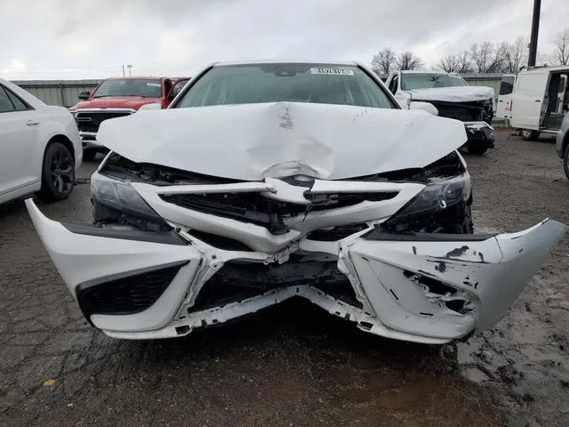 4T1G11AK8NU669310 2022 2022 Toyota Camry- SE 5