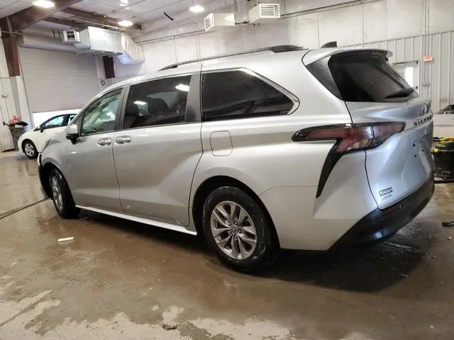 5TDJSKFC3PS093292 2023 2023 Toyota Sienna- Xle 2