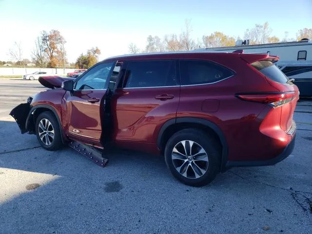 5TDGZRBH4NS183905 2022 2022 Toyota Highlander- Xle 2