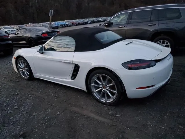 WP0CA2A82JS210910 2018 2018 Porsche Boxster 2