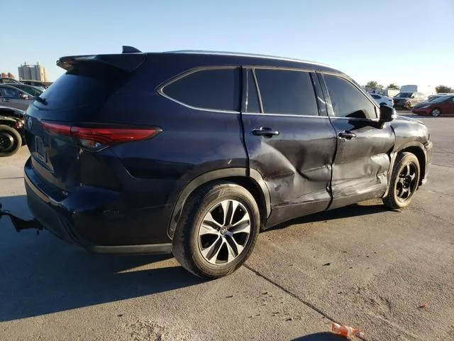 5TDHZRAH7MS079784 2021 2021 Toyota Highlander- Xle 3