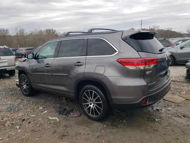 5TDKZRFH0JS531018 2018 2018 Toyota Highlander- SE 2