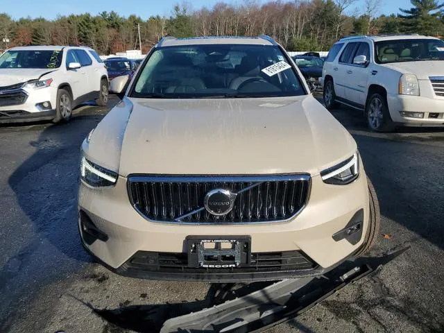 YV4L12UE4S2454977 2025 2025 Volvo XC40- Plus 5