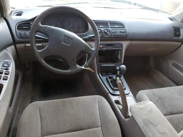 1HGCD5538TA067396 1996 1996 Honda Accord- LX 8