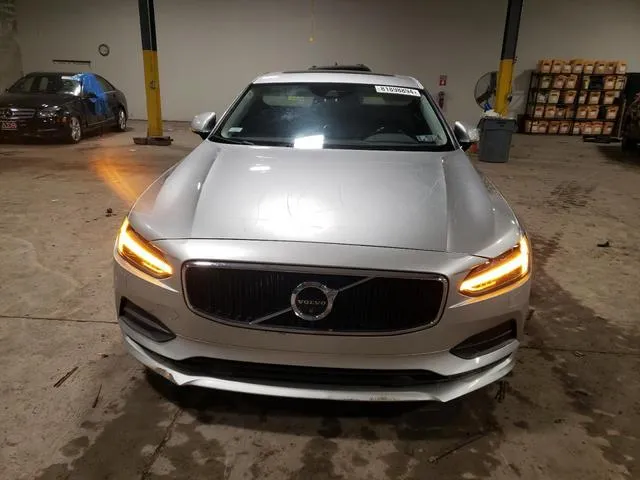 LVY982MKXJP024184 2018 2018 Volvo S90- T5 Momentum 5