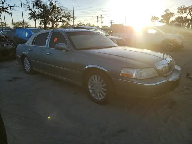 1LNHM81WX4Y674295 2004 2004 Lincoln Town Car- Executive 4