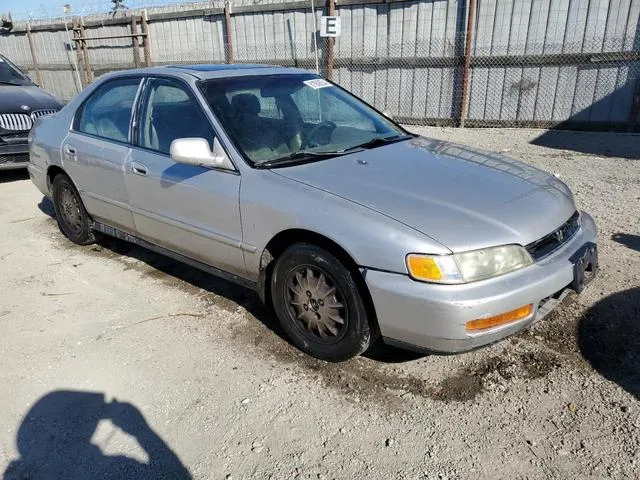 1HGCD5655TA106011 1996 1996 Honda Accord- EX 4