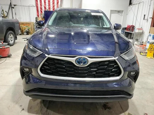 5TDHBRCH9MS021757 2021 2021 Toyota Highlander- Hybrid Xle 5