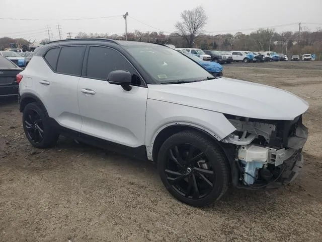 YV4162UM2L2243522 2020 2020 Volvo XC40- T5 R-Design 4