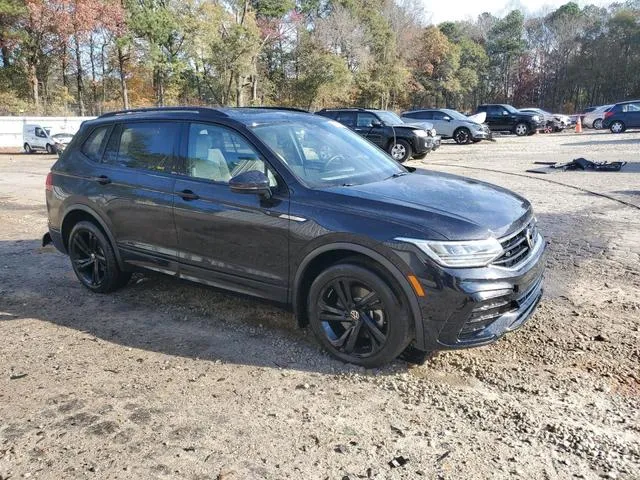 3VVCB7AX7PM003563 2023 2023 Volkswagen Tiguan- Se R-Line Black 4