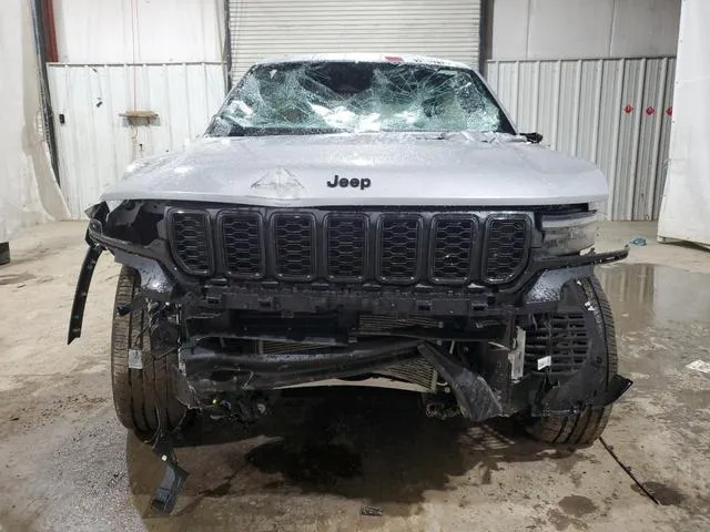 1C4RJHAG4PC640560 2023 2023 Jeep Grand Cherokee- Laredo 5